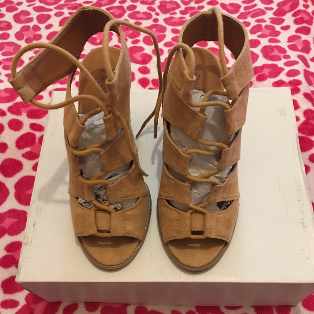 Qupid lace up chunky heel